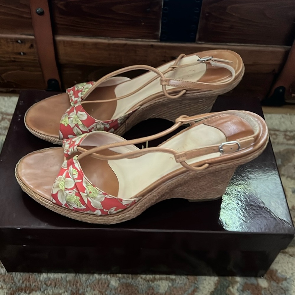 Cole Haan Alberta Fabric Wedge in Daffodil Print, Size 7.5